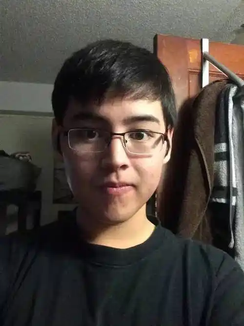 男孩服用雌性激素一年后首次公开照片结果惊人