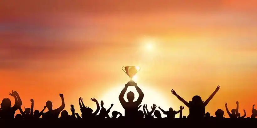 奖杯与奋斗人物剪影psd素材