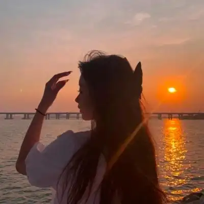 小姐姐网红图片头像 高清好看的抖音网红小姐姐头像_女生头像_美头网