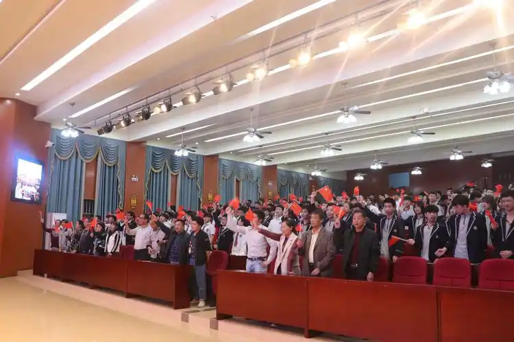 赢在勤奋,胜在坚持——耀华学校2021年初三中考冲刺起点大会