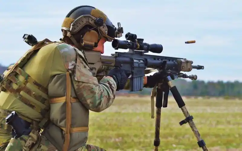 但在这鱼龙混杂的ar步枪流中,偏偏larue tactical 公司的obr 能够赢得