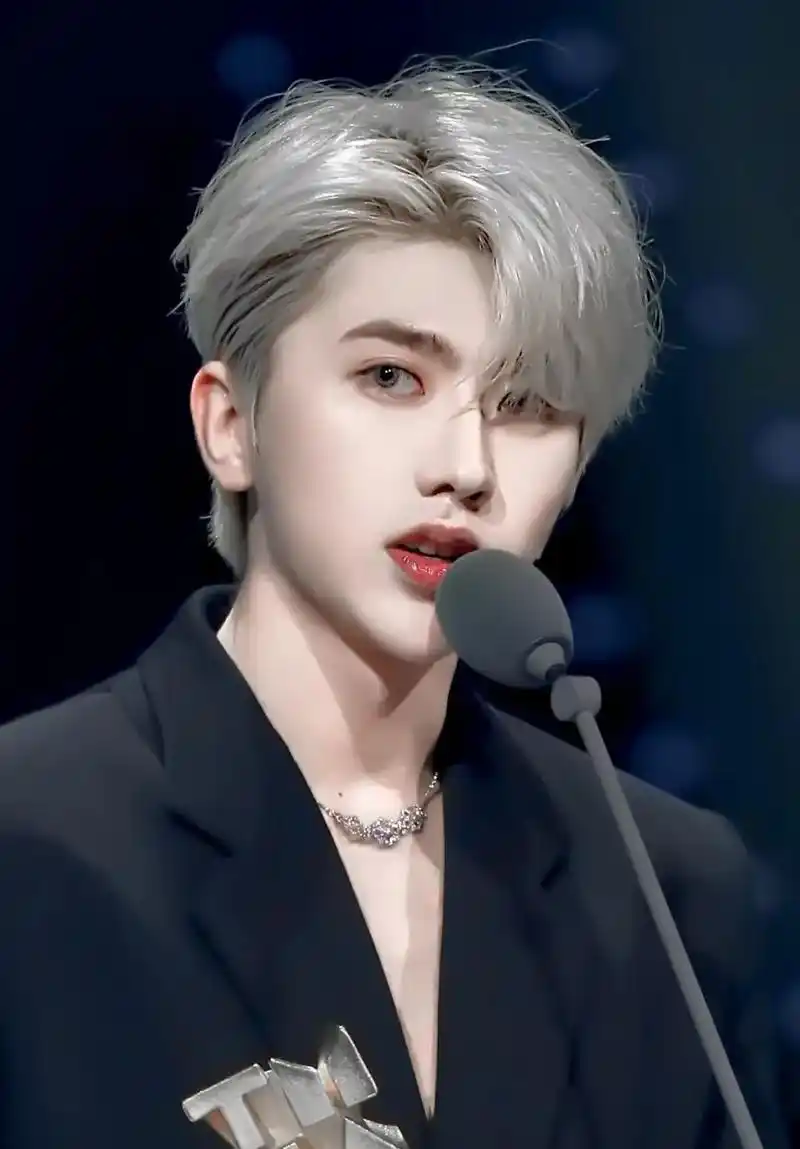 才华横溢 颜值出众 教养出圈 惊艳世俗&n