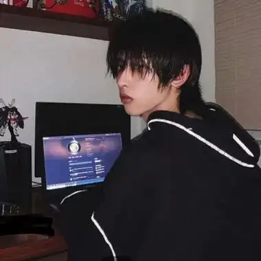 温柔中带有酷酷的男头-男生头像-糖果壁纸