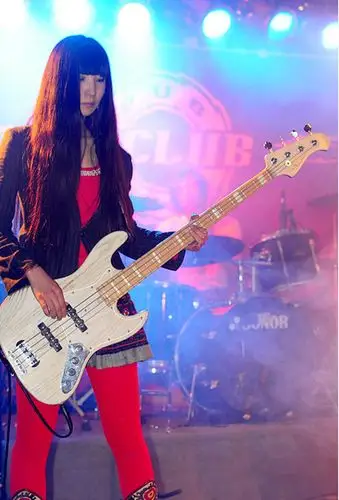 布衣乐队贝斯手,林娜,in13club