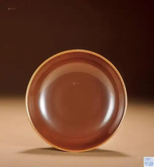 2002 清乾隆 紫金釉双起线纹碗