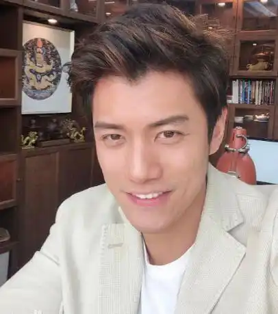 陈乔恩40岁终脱单艾伦身份曝光马来西亚富二代背景深不可测