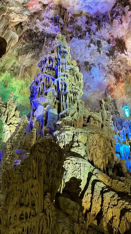 广西巴马水晶宫