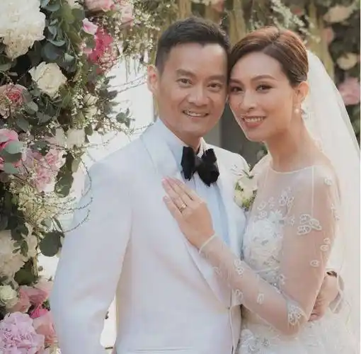 58岁梁荣忠遭旧同事惊爆已婚!_朱慧敏_钟丽淇_形象