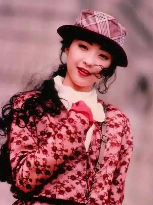 却被3个男人抛弃,爆红时隐退,今55岁仍单身_陈慧娴_欧丁玉_专辑