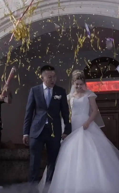 东北小伙娶俄罗斯村花,女方婚后胖若两人,丈母娘直言:生10个