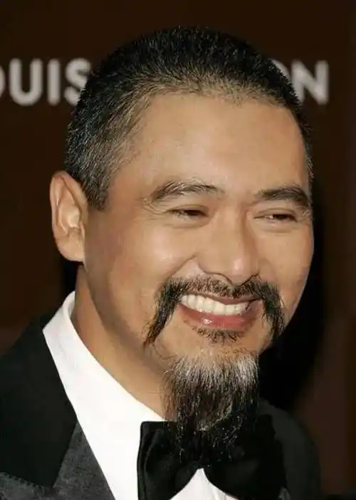 周润发,发哥69岁近况:胡子大叔变身30岁跑男_年轻人_年纪_明星