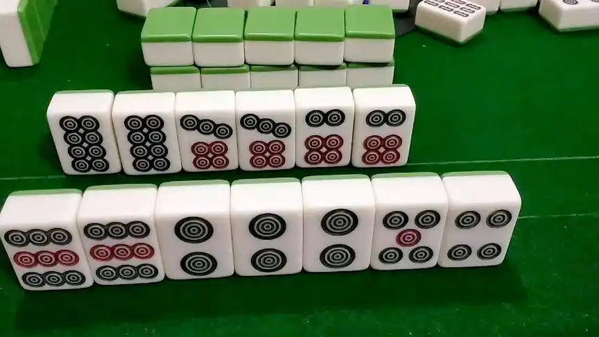 打麻将没有仔细看,就看到胡三六筒.