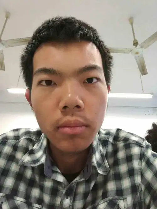 漫展上求约一个妆娘,cos阳炎计划的小樱茉莉,是男孩子,素颜照在下面!