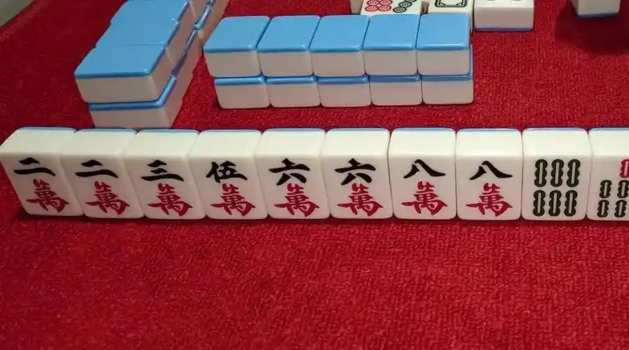 麻将小哥手气真好筒一色还杠三筒真漂亮啊最后能自摸吗