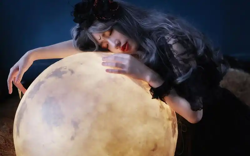 亚洲女孩和月亮,艺术摄影 640x1136 iphone 5/5s/5c/se 壁纸,图片