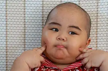 发布时间:2019-12-03表情包网红小胖tatan上电视节目爆哭原版视频04