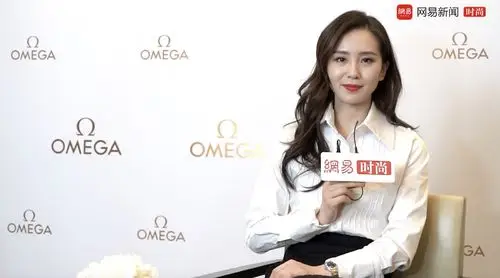 2020-12-31 来自 刘诗诗超话 关注 #易姐专访# 魔幻的2020年即将过去