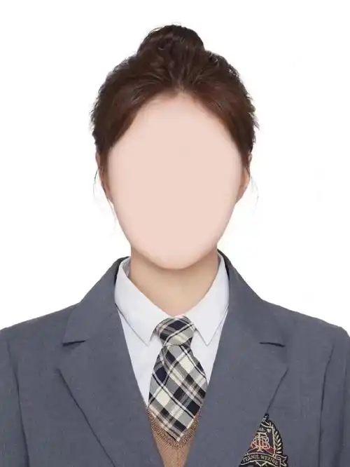 白底蓝底证件照的要求和我们拍摄身份证基本是一样的■男生头发干净