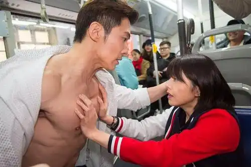 冻龄男神黄少祺:露的是腹肌,拼的是演技