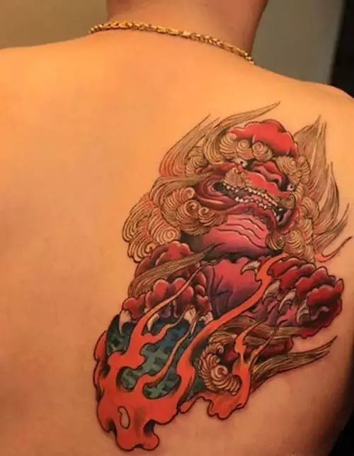 作为一种中国传统纹身图案唐狮子也是一种潮流